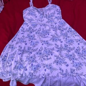 A while and blue floral dress, only worn once and in mint condition. xxl 19